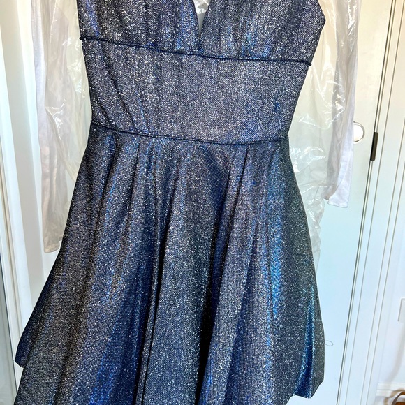 NWT Sherri Hill shimmery Blue party dress- fit and flare. Size 0 - Picture 5 of 14